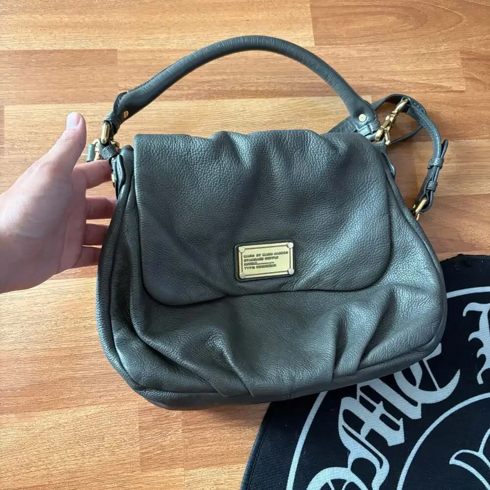 Marc by Marc Jacobs Lil Ukita Crossbody Shoulder Bag Gray Pebbled Leather